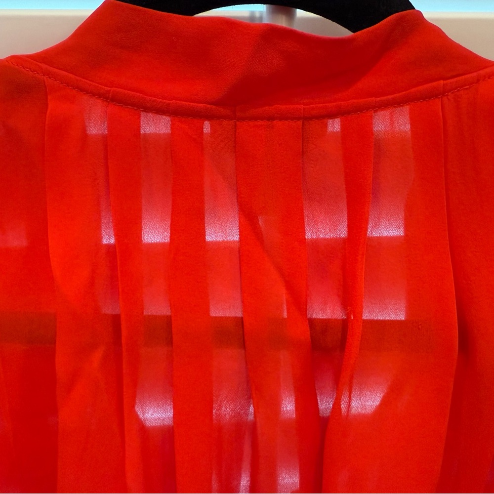 Joie Red Sleeveless V-neck Blouse with button & tie detail - Picture 7 of 12